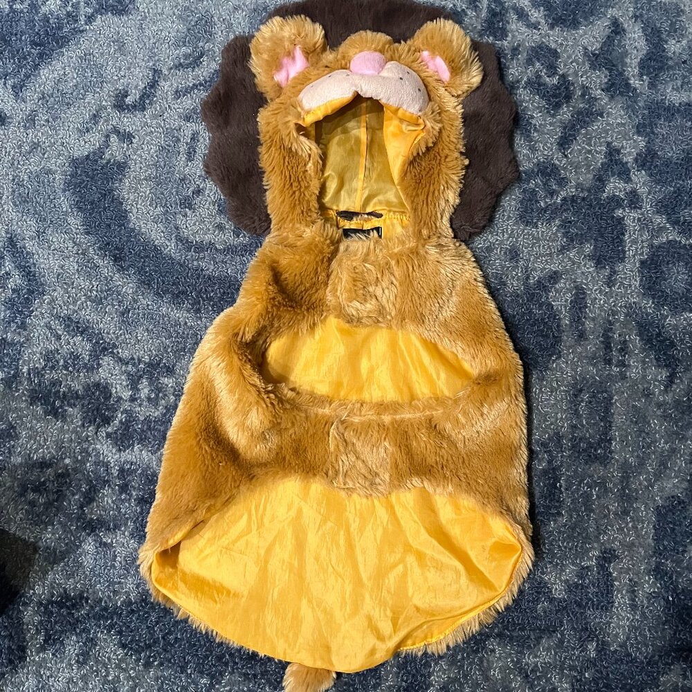 Tucker & Ace Lion Dog Pet Costume Medium 14-17"